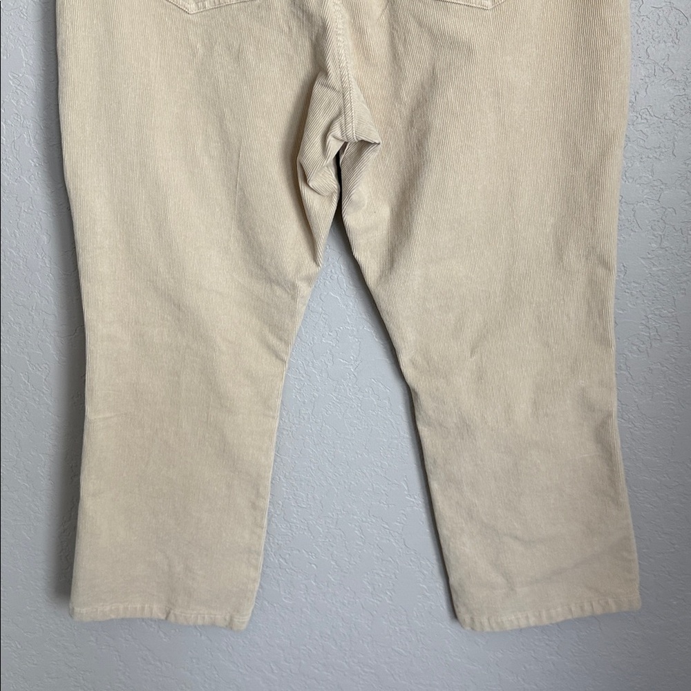 NWT ✨ Faherty Softstretch Cord Flare Summer Sand 32 - Picture 8 of 9
